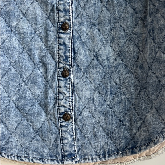 POL Dust & Denim Shacket - Picture 10 of 16